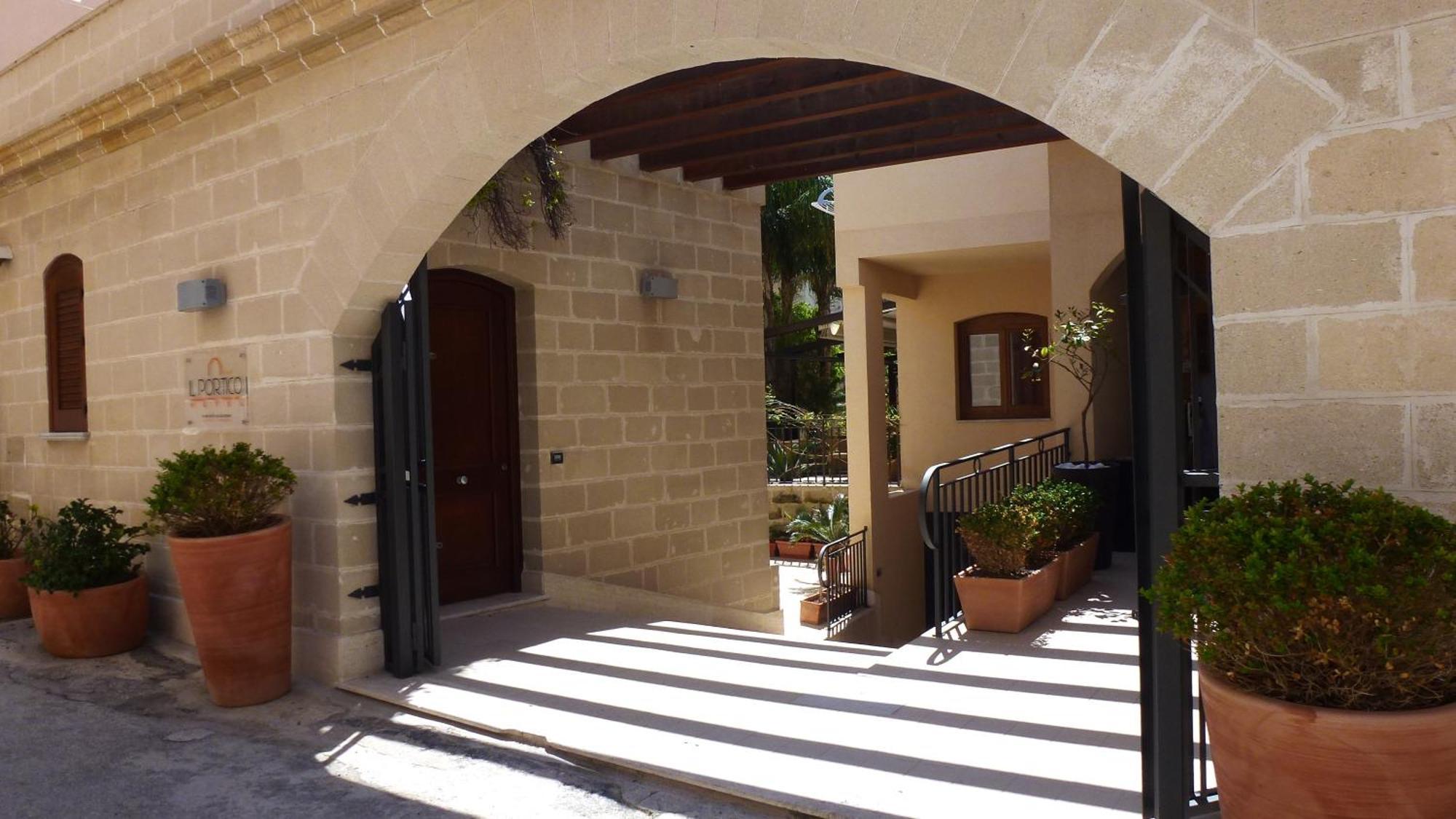 Hotel Il Portico Favignana Buitenkant foto