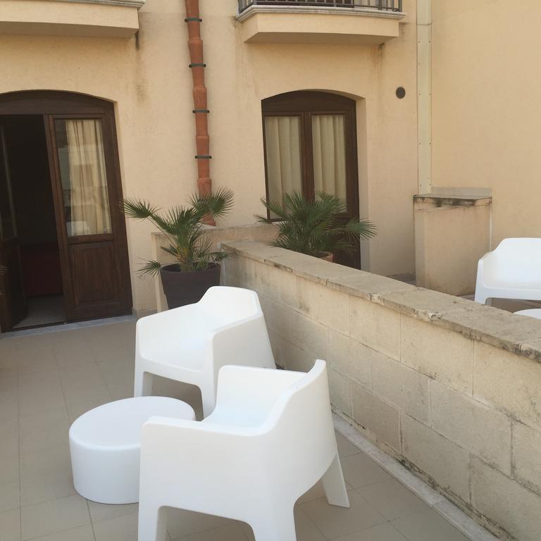 Hotel Il Portico Favignana Buitenkant foto