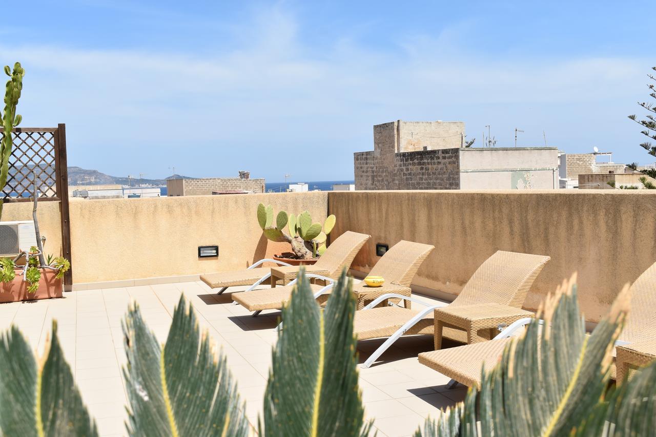 Hotel Il Portico Favignana Buitenkant foto