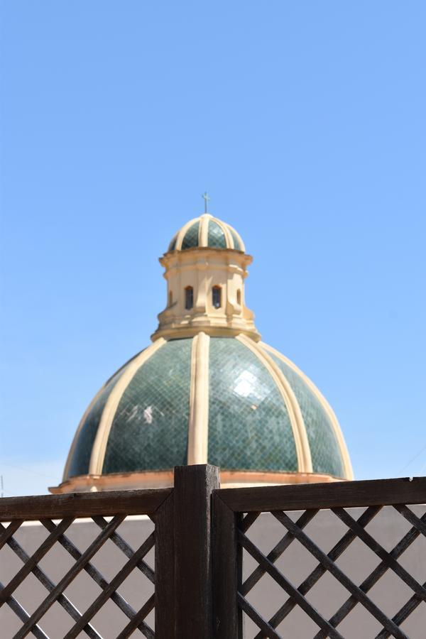 Hotel Il Portico Favignana Buitenkant foto