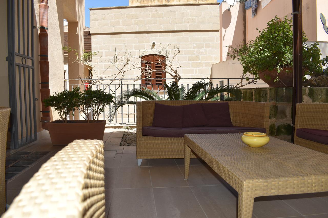Hotel Il Portico Favignana Buitenkant foto