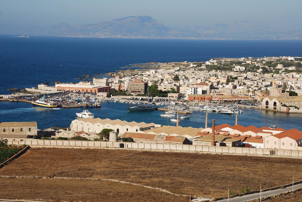 Hotel Il Portico Favignana Buitenkant foto